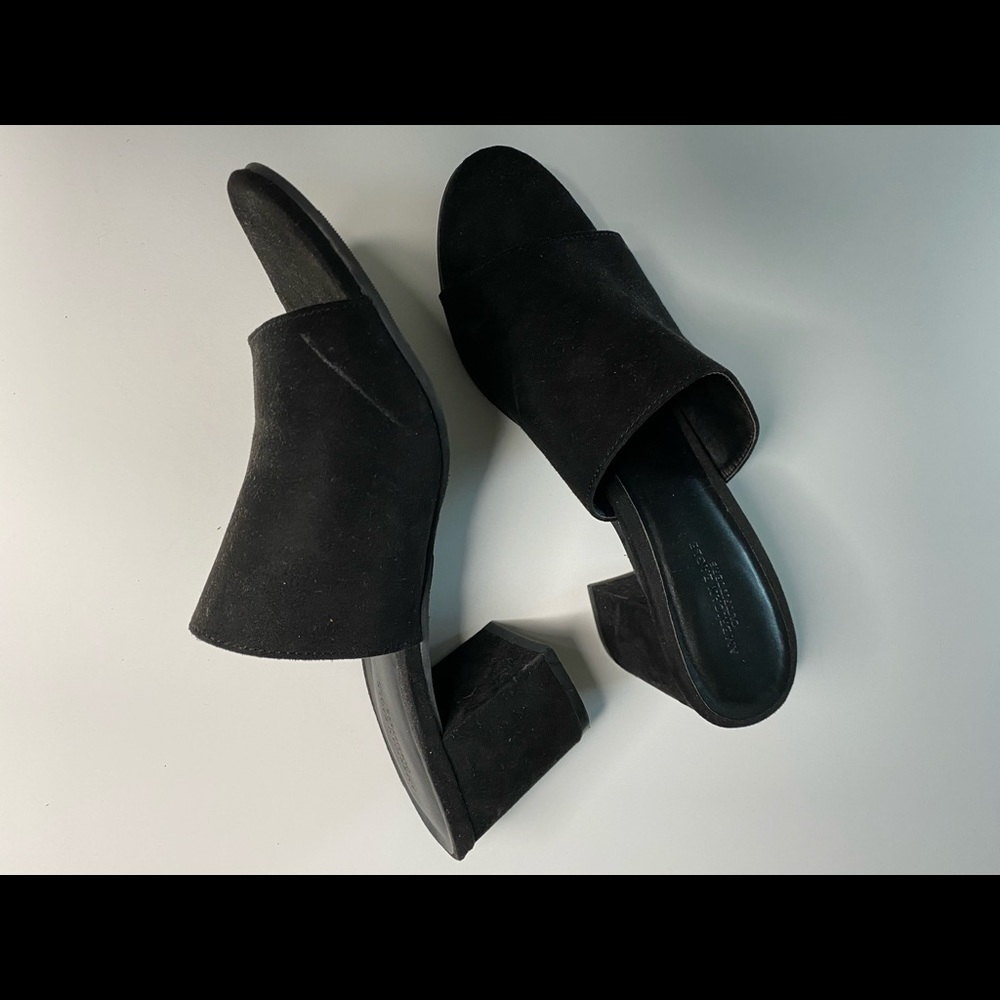 AEO | Black Suede Heeled Mule